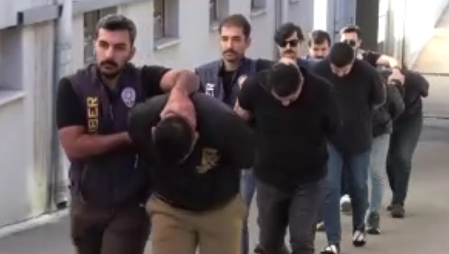sazan sarmali yonetimiyle 1 milyon liralik vurgun BZenOxe4.jpg