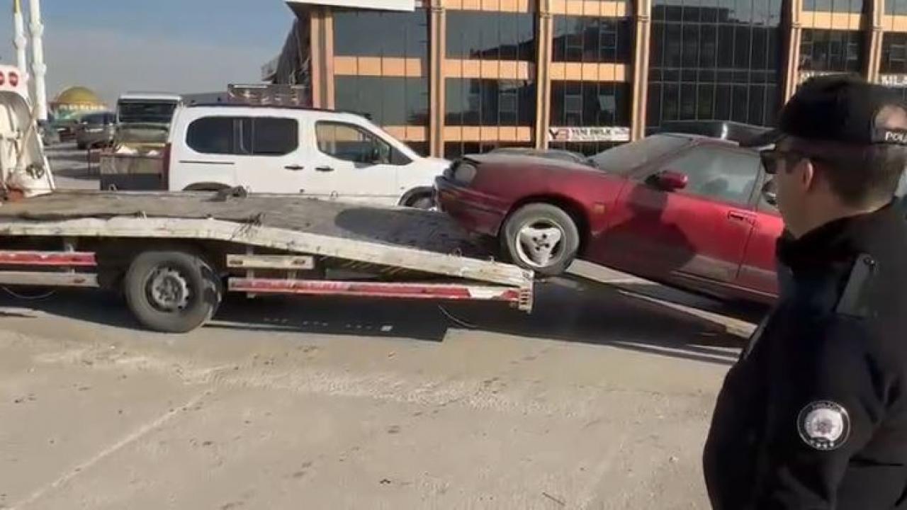 ankarada hurda arac temizligi cok sayida arac trafikten men edildi MlyfSQMl.jpg