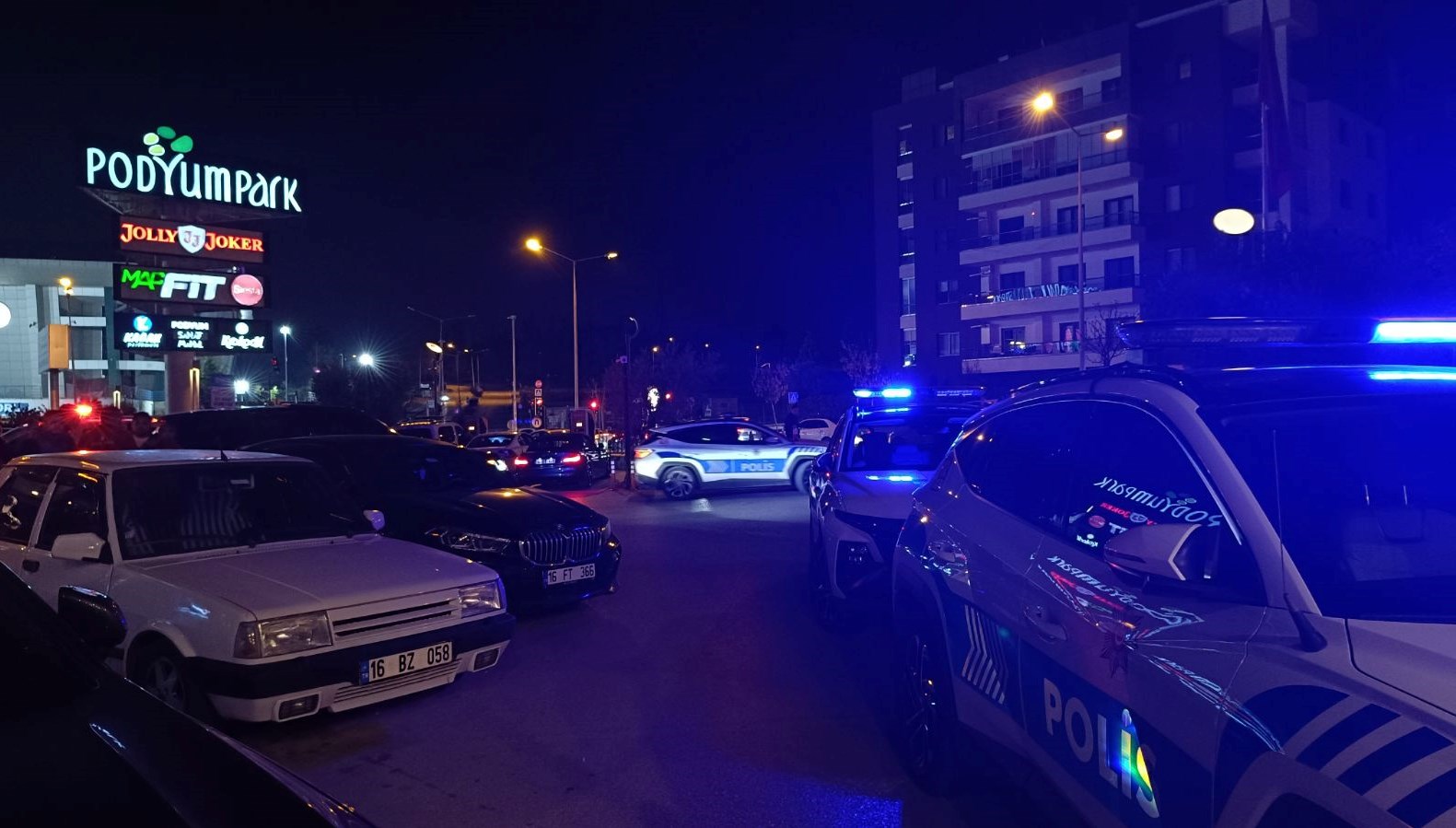 bekcilere silah gosteren supheli gozaltina alindi myRXeAZZ.jpg